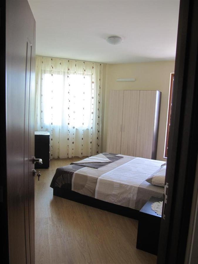 Rayski Zalez Pomorie Kültér fotó